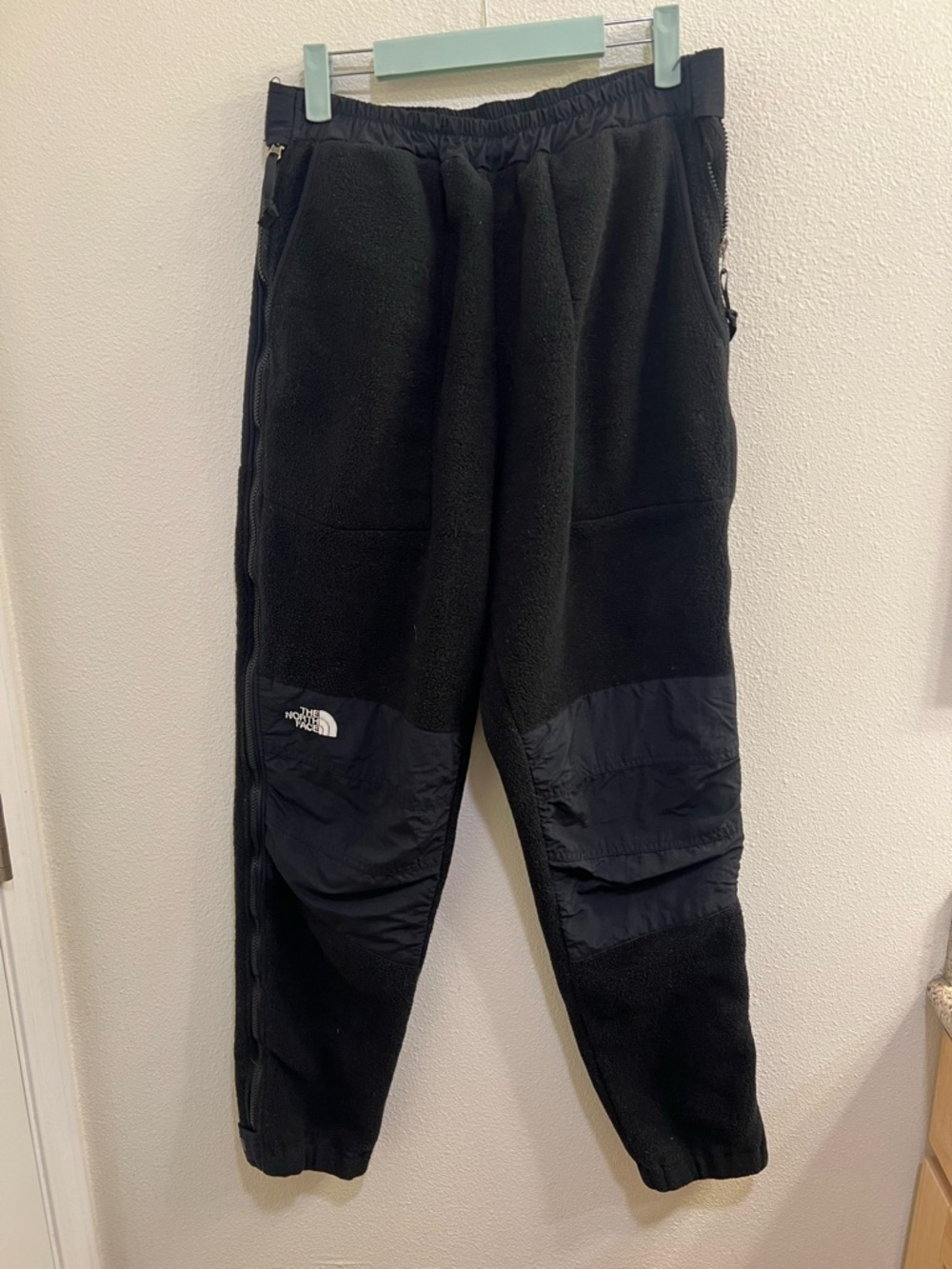 The North Face Retro Denali Fleece Pants - Picture 3 of 6